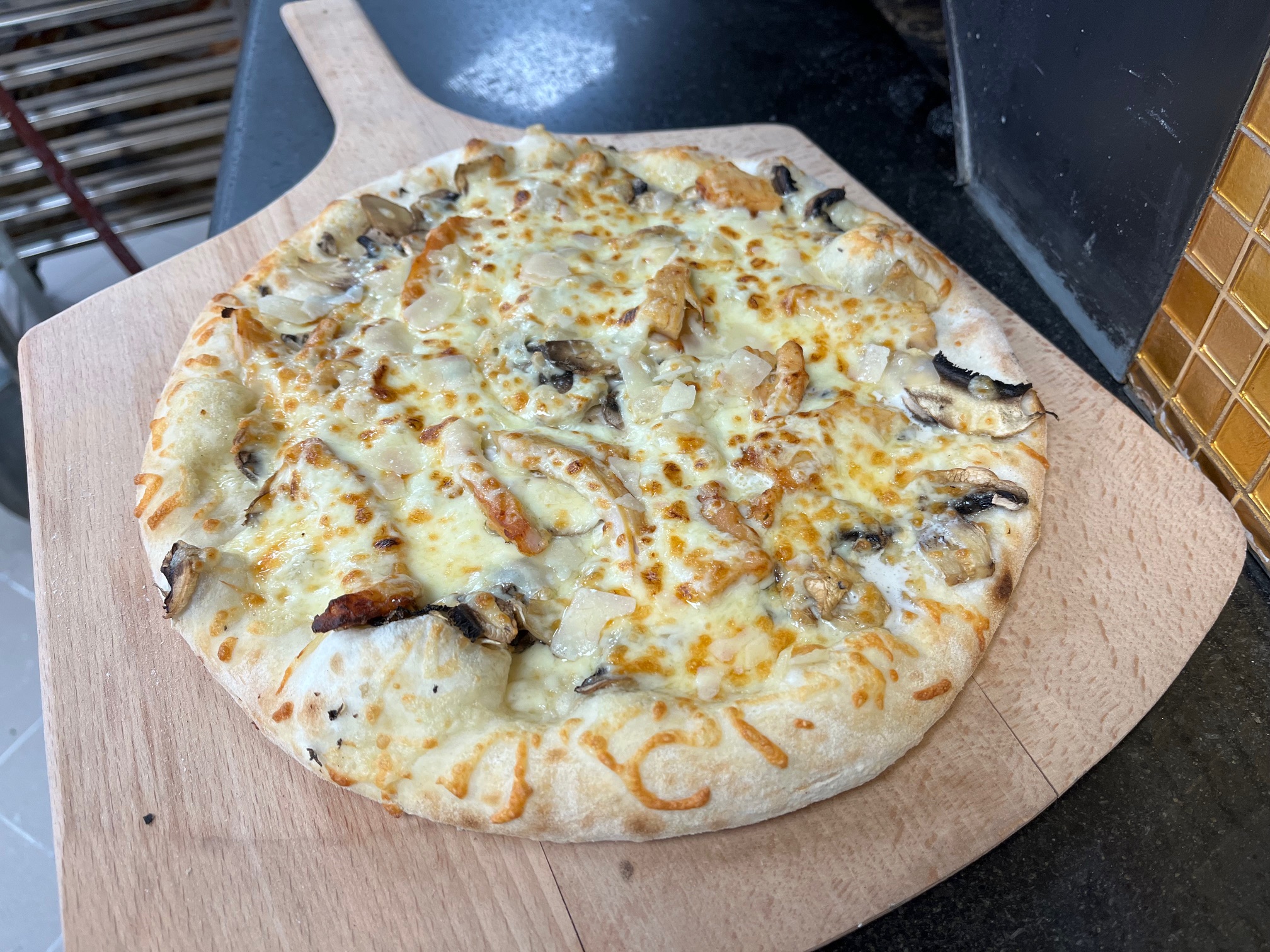 distributeur Pizza nicoise canet en roussillon 66